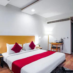 3* Hotel Saltstayz Express - Medicity Near Medanta Hospital